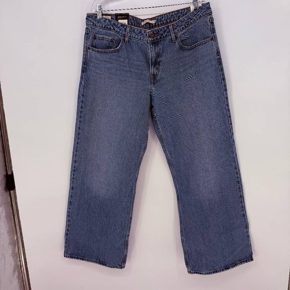 Levi's Women's Low Loose Straight Jeans Size 33x30